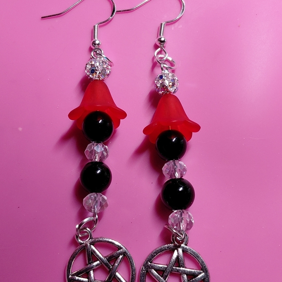 Gothic Witchy Red and Black Dangle Earrings With Pentagram Charm 925 Hypoallerge - Picture 3 of 6